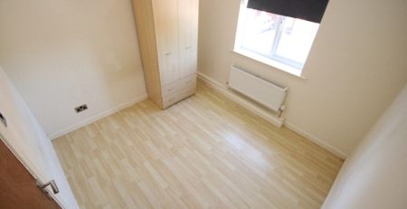 Delph Court, Woodhouse, Leeds, LS6 2HL - Photo 3