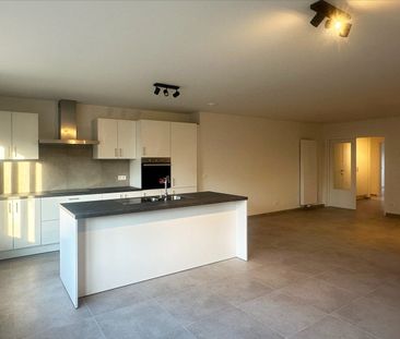 Prachtig ruim gelijkvloers appartement met 4 slaapkamers & tuin in ... - Photo 3