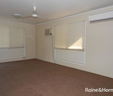 Three Bedroom with Air Conditioning Throughout - Photo 2