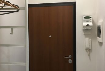 Студия после ремонта возле метро Лоди