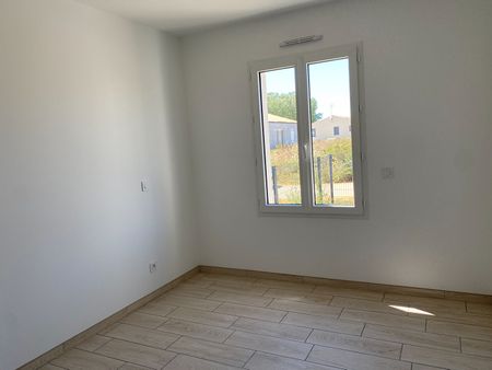 Location maison 5 pièces, 110.75m², Rochefort - Photo 2