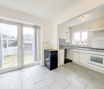 3 Bed Semi-Detached House, Smalldale Road, B42 - Photo 6