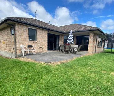 GREAT SIZED FAMILY HOME IN TE PUKE - Photo 2