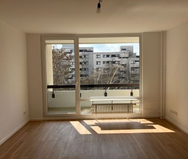 Top-sanierte 2-Zimmer-Wohnung mit Sonnenterrasse! - Photo 2