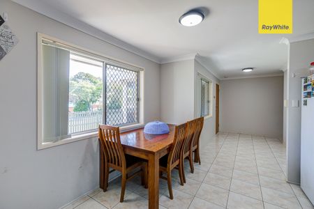 Spacious Family With 5 Aircon and 10 KW Solar - Photo 2