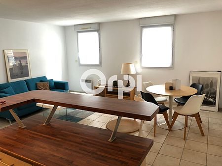 Appartement 3 pièces 57m2 MARSEILLE 8EME 1 017 euros - Photo 2