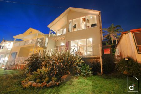 Charming Fully Furnished Coastal Abode - Photo 3