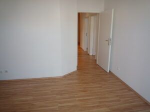 Bergstr. 9, Wohnung 1 ~~~ Balkon, Haus mit Aufzug, Bad mit Wanne und Dusche, Gäste-WC, Abstellraum, Pkw-Stellplatz - Photo 2