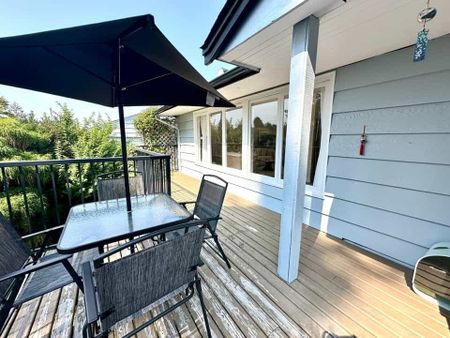 915 Wentworth Ave, North Vancouver - Photo 2