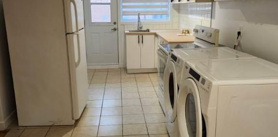 3-1/2 plus coin détente dans Petite-Patrie, Immeuble très tranquille Métro Autobus - Photo 2