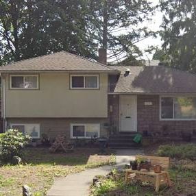 Large 3 bed 2 bath home on quiet Surrey Street - Photo 4