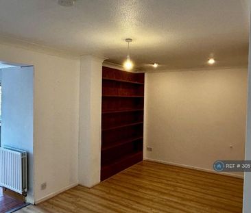 3 bedroom terraced house to rent - Photo 3