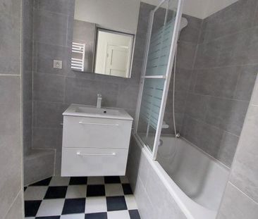 location Appartement T3 DE 48.58m² À PARIS - Photo 6