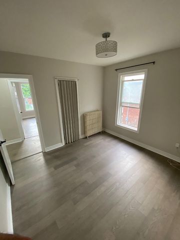 For Lease - 201 Albert Street Unit# Upper, Oshawa, Ontario - Photo 2