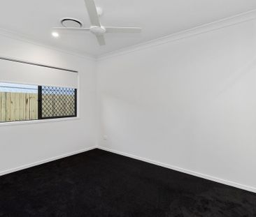 NEAR NEW EXECUTIVE HOME WITH DUCTED AIR CONDITIONING - Photo 5