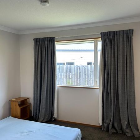 Large Family Home - Photo 3
