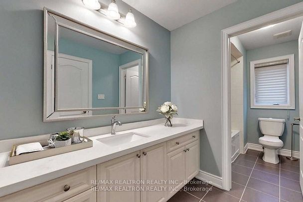 For Lease - 18 Love Court Unit# 3rd Floor Bedroom, Richmond Hill, Ontario - Photo 1