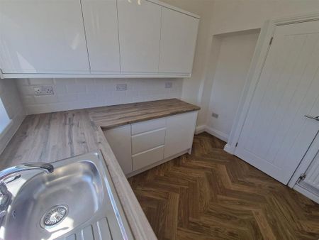 2 bedroom terraced house to rent - Photo 2