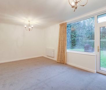 A 2 Bedroom Flat in Lansdown GL51 6PZ - Photo 2