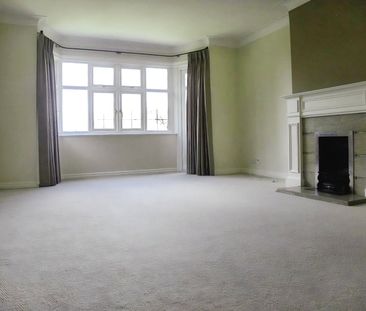 Imber Close, Esher, Surrey, KT10 8EB - Photo 4