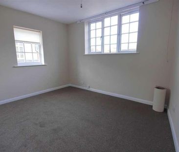 High Street, Hadleigh, IP7 - Photo 2