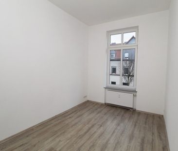 Geräumige 5 Zimmerwohnung inkl. Tageslichtbad mit Badewanne+ Vinylb... - Foto 1