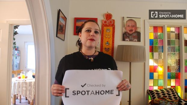 Decorated room in shared apartment in Killiney, Dublin - Photo 1