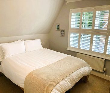 2 Bedroom Flat / Apartment - Park Road, Winchester - Photo 6