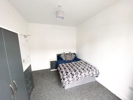 Room 1, 7 Coronation Road, Balby - Photo 2