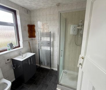 4 bedroom end of terrace house to rent - Photo 6