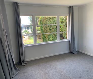 Classic three Bedroom family home - Photo 4