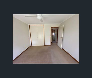 TWO BEDROOM UNIT IN WANDANA HEIGHTS - Photo 3