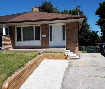 For Lease - 42 Pender Crescent, Toronto, Ontario - Photo 2