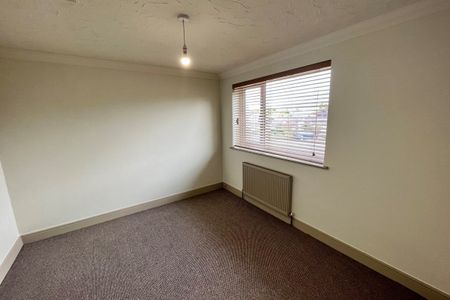 Stuart Close - Photo 3