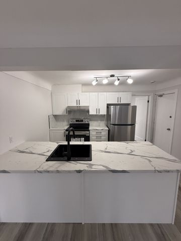 280 Blake Boulevard - 3 Ottawa ON K1L 6L7 - Photo 3