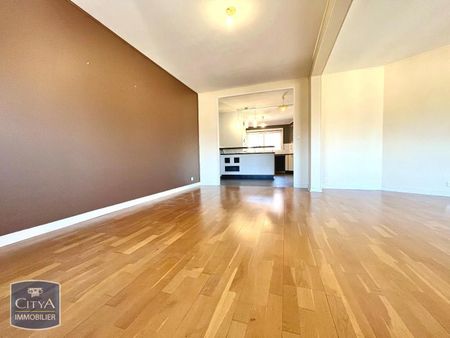 Location Appartement 3 pièces 99m² BOURGES 18000 - Photo 2