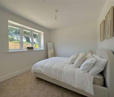 Ridgeway, West Parley, Ferndown, Dorset, BH22 - Photo 5