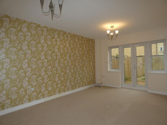 3 bedroom terraced house to rent - Photo 1