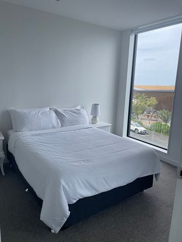 Modern 2BR Apt with Views in Birkenhead - Photo 5