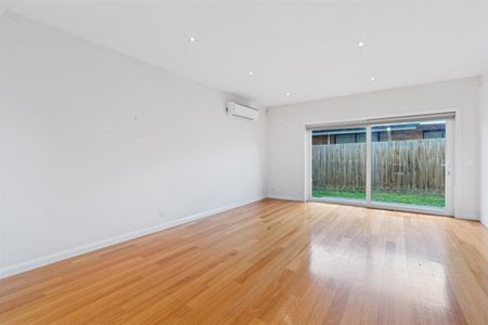 26 Sparks Ave Thornbury VIC 3071 - Photo 3