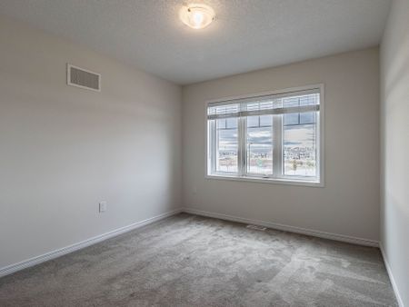 For Lease - 34 MacLachlan Avenue, Haldimand, Ontario - Photo 3