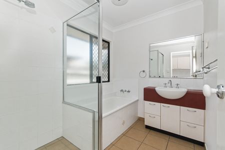 10 Montebello Circle, Kirwan QLD 4817 - House For Rent | Domain - Photo 4