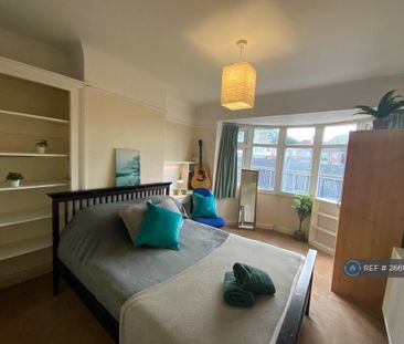 6 bedroom semi-detached house to rent - Photo 1