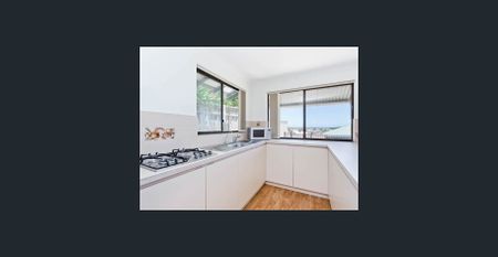 Coastal Comfort in Hillarys - Photo 5