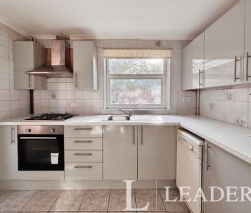 3 bedroom house to rent Long Banks, Harlow, CM18 - Photo 6