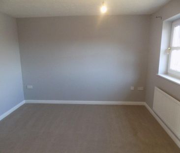 2 bedroom end of terrace house to rent - Photo 4