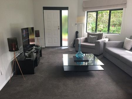 Ready to move in - fully furnished granny unit - Photo 3