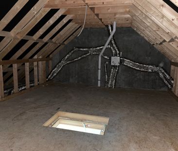 Drie slaapkamer EENGEZINSWONING met garage & tuin - Photo 3