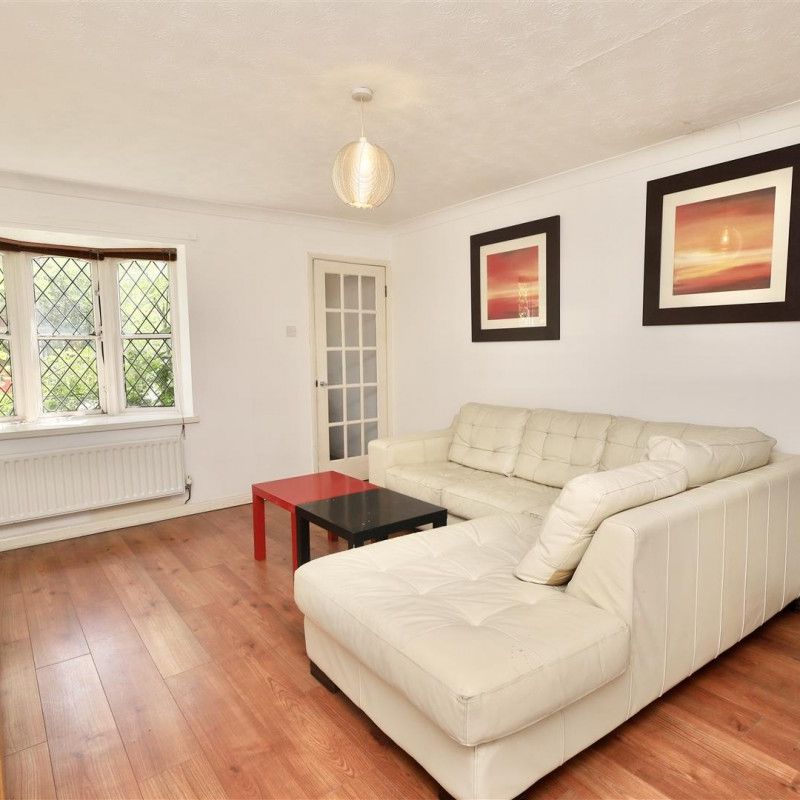 2 bedroom Student Flat to rent in Wallace Street, Newcastle Upon Tyne - Photo 1