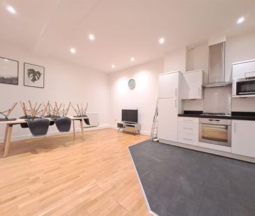 High Street, Epsom KT19, London - Photo 3